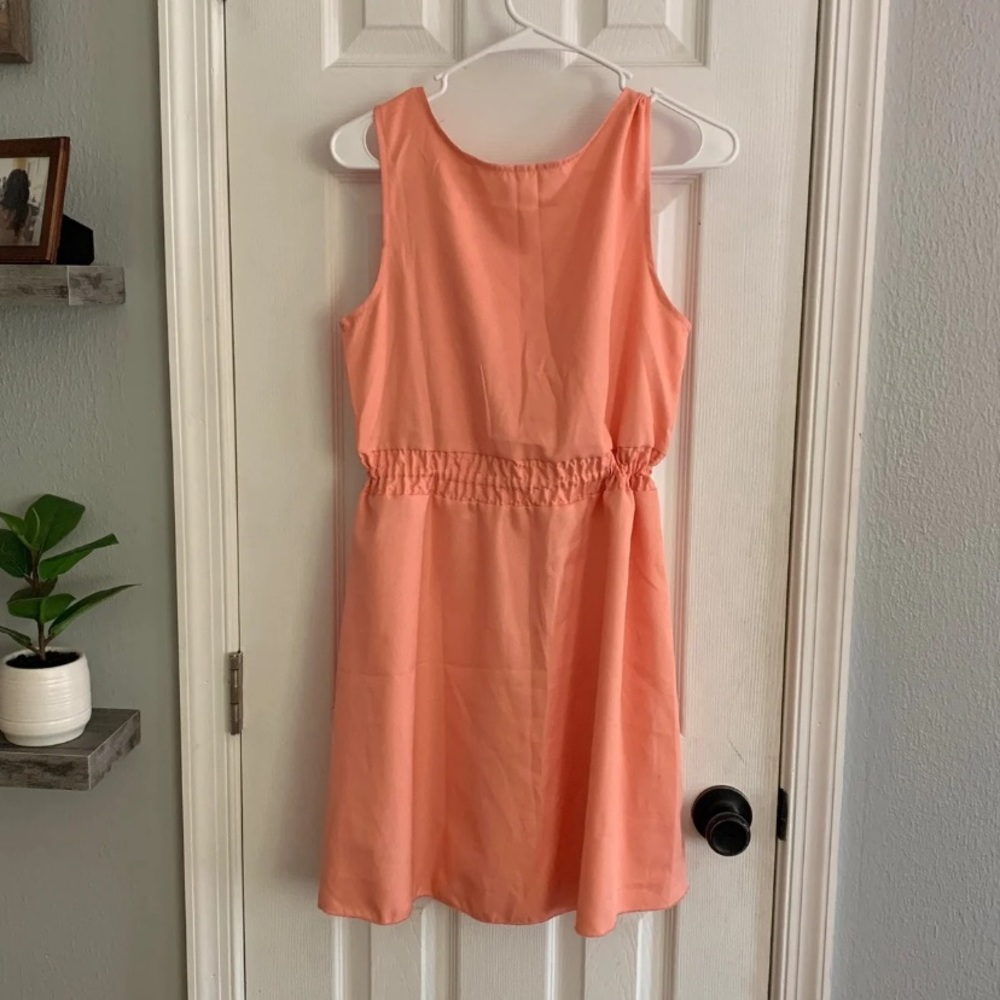 Dress - Picture 6 of 7